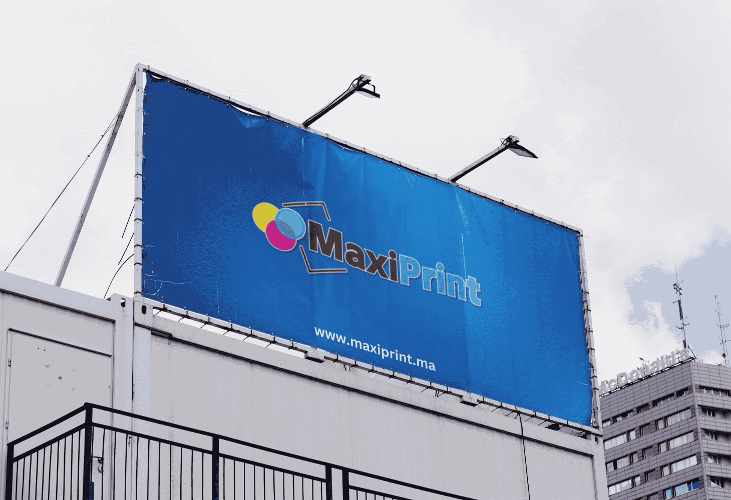 image of impression sur bâche service provided by MaxiPrint
